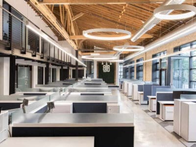 on-point-installation-gallery-27-workstations desks-workstations-modular